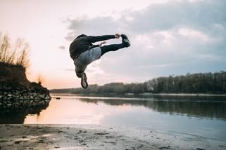 Ein Bild, das draußen, Himmel, Wasser, See enthält.

Automatisch generierte Beschreibung