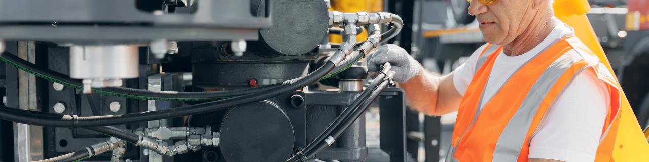 Überprüfung von Hydraulik-Schlauch- und Rohrleitungen